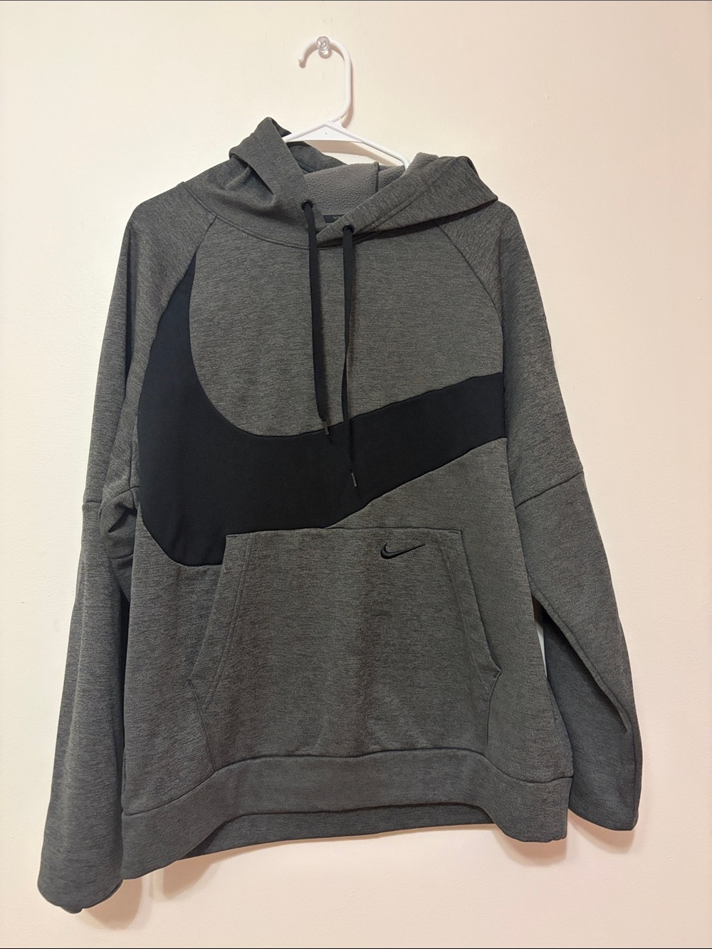 NIKE Mens Therma-Fit Gray Hoodie Sweatshirt
